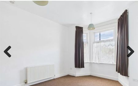 3 Bed Semi-Detached House, Latham Road, CV5 - Photo 3