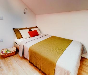 Gold 2 Bed Apartment - Photo 3