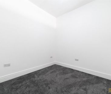 Blackburn Road, Flat Above, Darwen - Photo 5