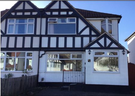 Room in a Shared House, Fairview Crescent, HA2 - Photo 3