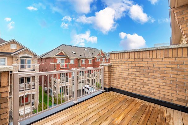 For Lease - 505 Dundas Street, Oakville, Ontario - Photo 1