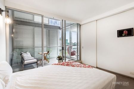 TWO BEDROOM APARTMENT + STUDY | Unfurnished - Photo 4