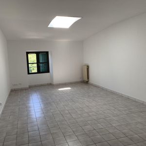 Location Appartement 3 pièces 77m² VALENCE 26000 - Photo 2