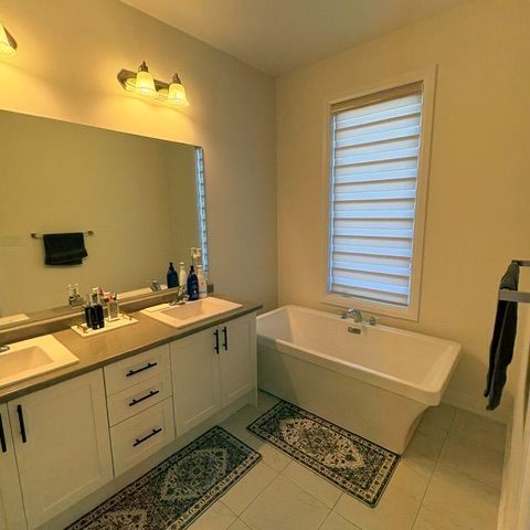 For Lease - 64 Seine Lane, Richmond Hill, Ontario - Photo 1