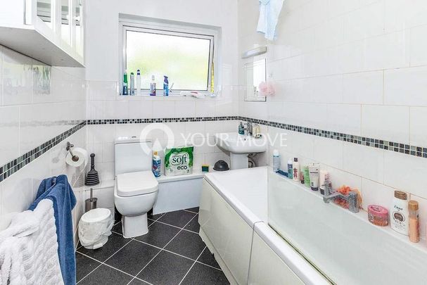 3 bedroom flat to rent - Photo 1
