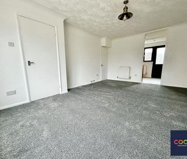 3 bedroom end of terrace house to rent - Photo 2