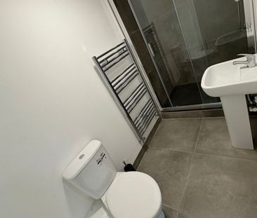 Flat 1, 21 Silver Street - Photo 2