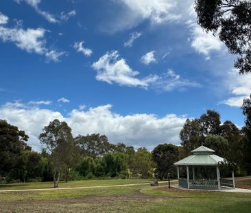 Yarraville - Photo 2