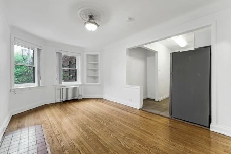 235 Charlotte St — Studio - unit 8 - Photo 3