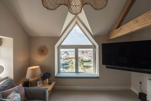 High Street - Photo 1