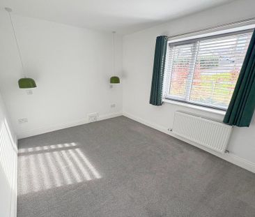 3 bedroom detached bungalow to rent - Photo 3