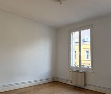 Appartement 4 pièces de 94 m2 situé Place de Bordeaux. - Photo 6