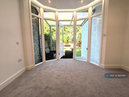 2 bedroom flat to rent - Photo 4