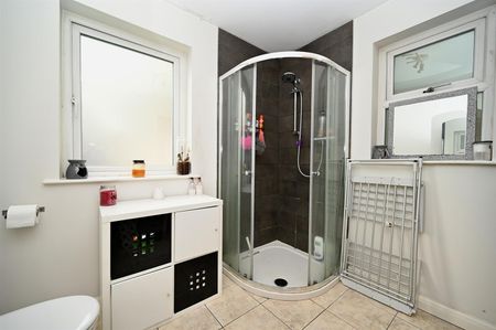 Apt 2, 61 Central Avenue, Bangor, BT20 3AU - Photo 5