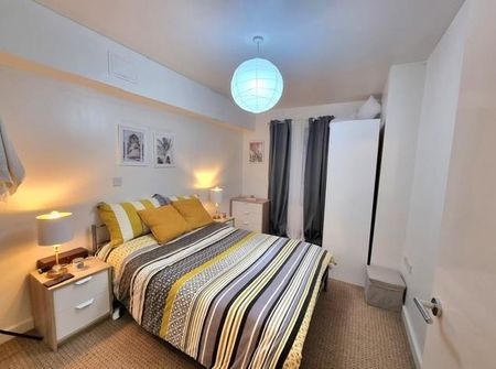 1 bedroom flat to rent - Photo 2