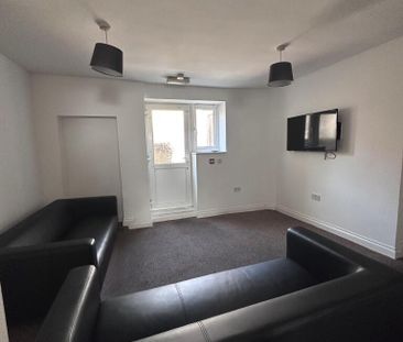 10 bedroom house share to rent - Photo 2