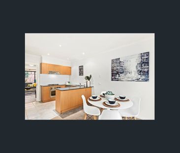 MODERN TOWNHOUSE WITH PARKLAND VIEWS - Photo 4