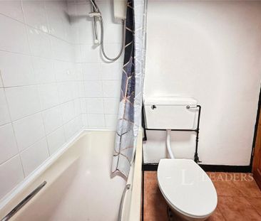 3 bedroom terraced house to rent - Photo 5