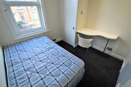 4 bedroom terraced house to rent - Photo 5