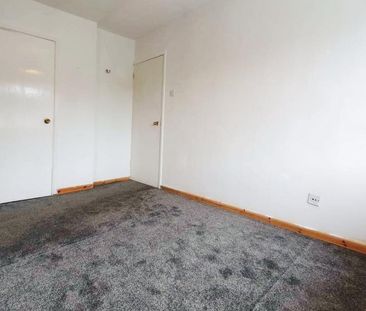 4 bedroom detached house to rent - Photo 4