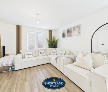 4 bedroom detached house to rent - Photo 2
