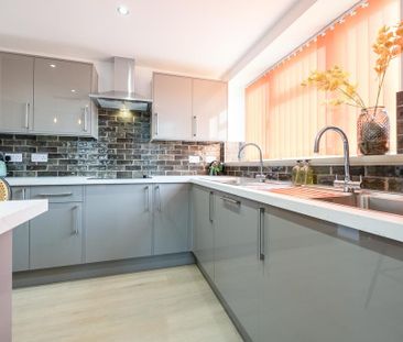 1 bedroom in a house share to rent - Photo 2