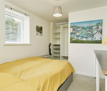 3 bedroom flat to rent - Photo 2