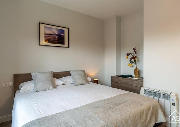 Modern 2-Bedroom Apartment in Poblenou with Balcony