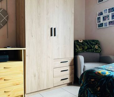 Gelijkvloers 3 slaapkamer appartement met grote garage. - Foto 4