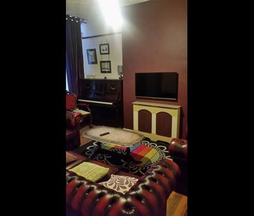 Room in a Shared House, Fairbank Avenue, M14 - Photo 3