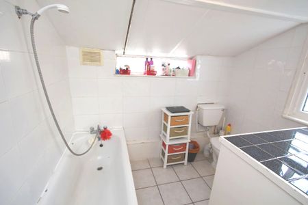 3 Double Bed Student House – Kingston (Kings Road, KT2) - Photo 5