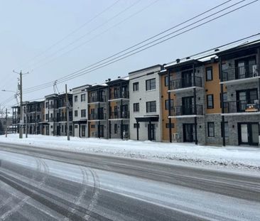 Spacieux Logement 5 1/2 A Louez - Photo 2