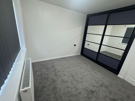 2 bedroom Bungalow in LE4 area - Photo 2