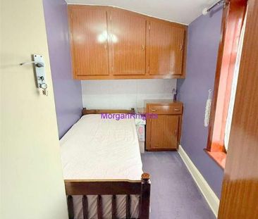 Plashet Grove, Eastham, E6 - Photo 1