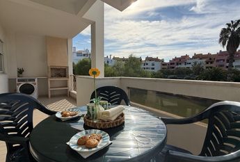 Excelente Apartamento T2 localizado em zona privilegiada de Albufeira.