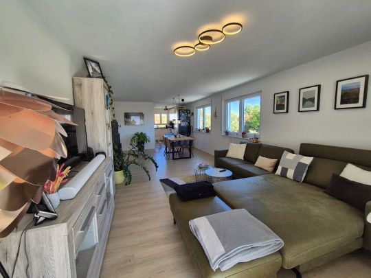 Ruhiges Wohnen im Grünen in Waldnähe: 4-Zimmer-Wohnung mit Balkon und 2 Stellplätzen in Böblingen - Photo 1