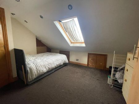 1 bedroom in a house share to rent - Photo 4