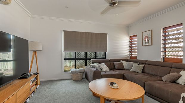 14 Littabella Place, Bushland Beach - Photo 1