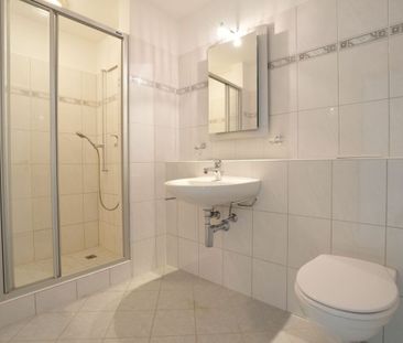 Helle und moderne 5.5-Zimmerwohnung mit Cheminée und grossem Balkon - Photo 1