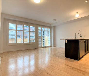 For Lease - 43 Causland Lane, Richmond Hill, Ontario - Photo 2