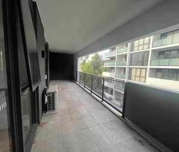 Contemporary Comfort & Convenience in Liverpool's Vibrant CBD - Photo 1