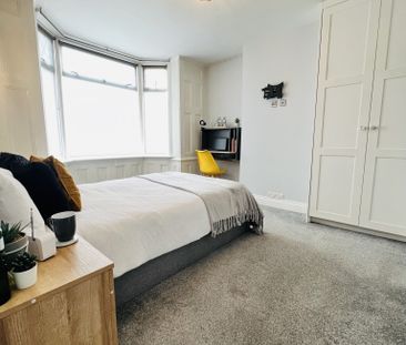 BEDROOM 4 – MEDIUM SINGLE WITH SHARED BATHROOM AND SEPERATE TOILET - Photo 6