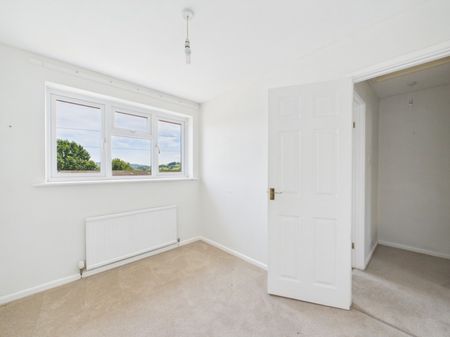 The Bassetts, Stroud, Gloucestershire, GL5 - Photo 2