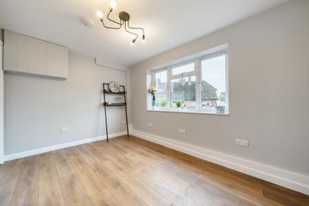 2 bedroom semi-detached house to rent - Photo 2