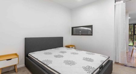 Spacious Studio Apartment - Cold water included - Photo 4