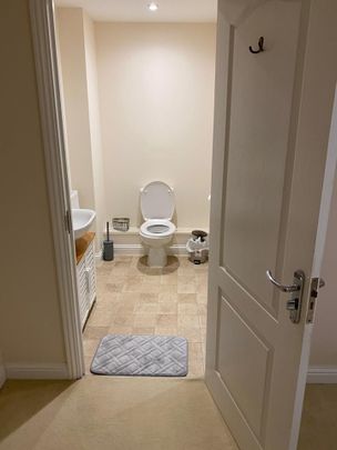 Room in a Shared House, Stephen Jewers Gardens, IG11 - Photo 1