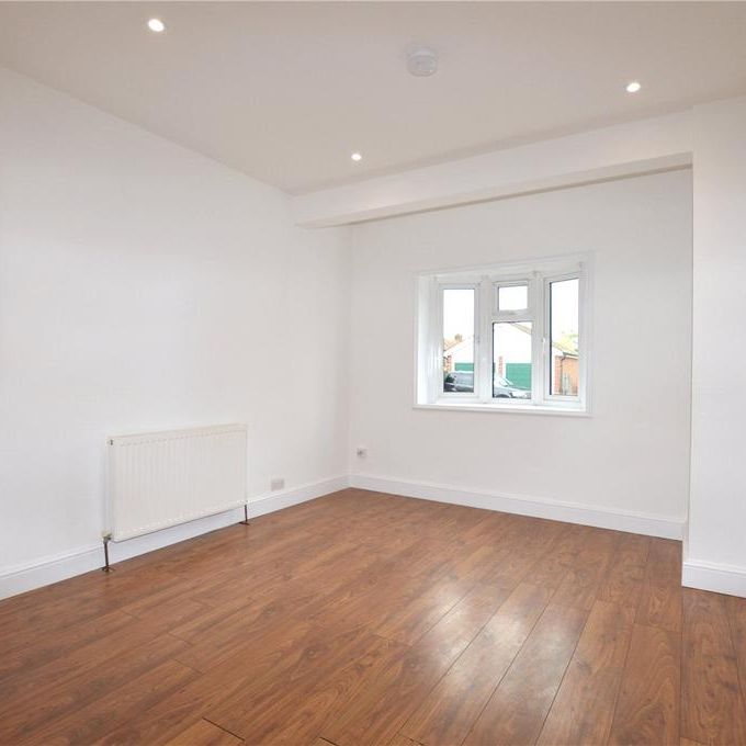 3 bedroom end of terrace house to rent - Photo 1