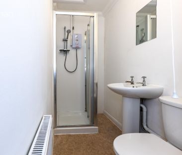 6 bedroom house to rent - Photo 1