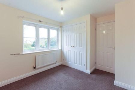 3 bedroom end of terrace house to rent - Photo 4