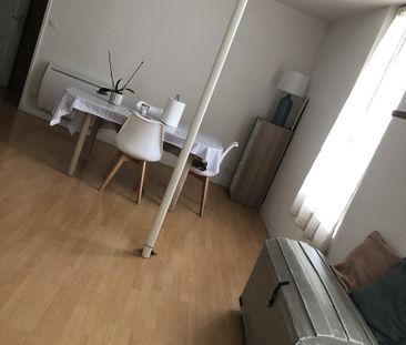 Location Appartement 2 pièces 55m² VICHY 03200 - Photo 2